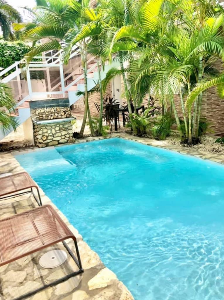 Villas Don Felipe — Pool and gardens